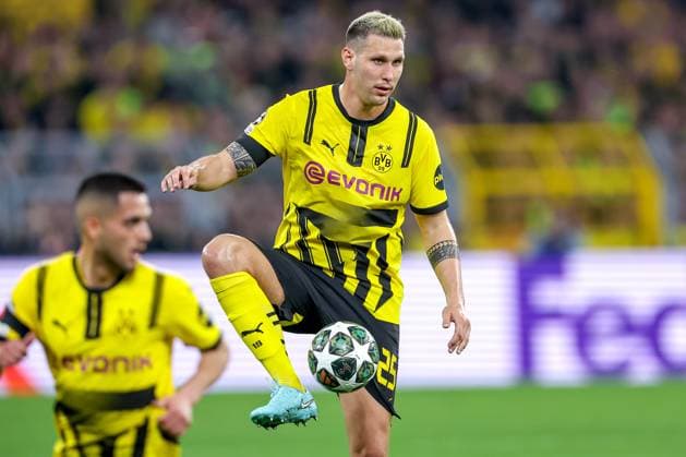 15.04.2025, Fußball, UEFA Champions League, Borussia Dortmund - FC Barcelona, Barca BVB Stadion, Viertelfinale, Saison 2024 2025: Niklas Süle (BVB 25) Regulations prohibit any use of photographs as image sequences and or quasi-video. Nordrhein-Westfalen Deutschland *** 15 04 2025, Football, UEFA Champions League, Borussia Dortmund FC Barcelona, BVB Stadion, Quarter-final, Season 2024 2025 Niklas Süle BVB 25 Regulations prohibit any use of photographs as image sequences and or quasi video Nordrhein Westfalen Germany