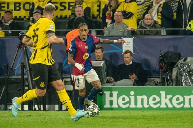Zweikampf zwischen Raphinha FC Barcelona, Barca 11) und Niklas Suele (Borussia Dortmund 09, 25), GER BVB Borussia Dortmund 09 vs. FC Barcelona, Fussball, Champions League, Viertelfinale, Saison 2024 2025, 15.04.2025 GER BVB Borussia Dortmund 09 vs. FC Barcelona, Fussball, Champions League, Viertelfinale, Saison 2024 2025, 15.04.2025 Dortmund Copyright: xEibner-Pressefoto FabianxFriesex EP_FFE