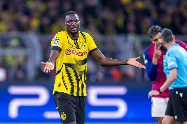 15.04.2025, Borussia Dortmund vs. FC Barcelona, Barca UEFA Champions League, Viertelfinale, Rückspiel: Dortmunds Serhou Guirassy reagiert. Wichtiger Hinweis: Gemaess den Vorgaben der UEFA ist es untersagt, in dem Stadion und oder vom Spiel angefertigte Fotoaufnahmen in Form von Sequenzbildern und oder videoaehnlichen Fotostrecken zu verwerten bzw. verwerten zu lassen. Copyright: xDavidxInderliedx