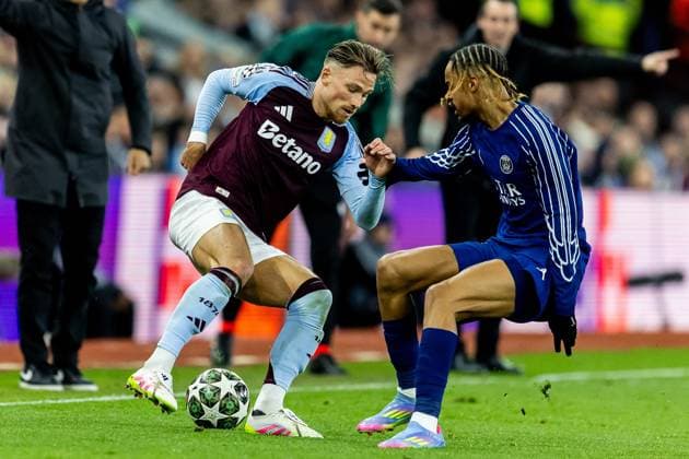 Aston Villa v Paris Saint-Germain Champions League 15 04 2025. Quarter Final leg 2 of 2 Aston Villa defender Matty Cash (2) battles for possession during the Champions League quarter final second leg match between Aston Villa and Paris Saint-Germain at Villa Park, Birmingham, England on 15 April 2025. Birmingham Villa Park West Midlands England Editorial use only , Copyright: xManjitxNarotrax PSI-21853-0045