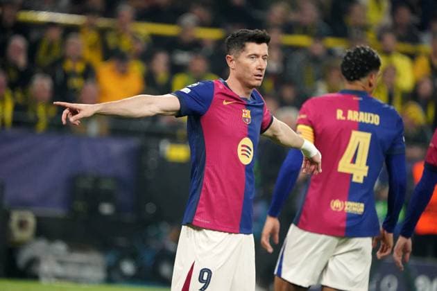 Fussball, UEFA Champions League 2024 2025, Borussia Dortmund vs. FC Bacelona 15.04.2025 , Signal Iduna Park Dortmund Robert Lewandowski FC Barcelona, Barca Aktion, Einzelbild,