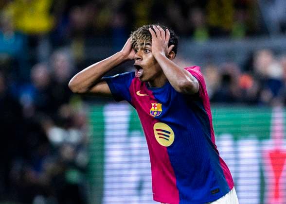 Signal-Iduna-Park, Dortmund, 15.04.2025: Lamine Yamal of Barcelona is afraid during the Championsleague Borussia Dortmund vs. FC Barcelona, Barca