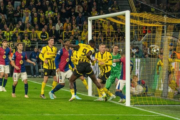 Kopfballtor zum 2:0 durch Serhou Yadaly Guirassy (Borussia Dortmund 09, 09), Marc-Andre ter Stegen FC Barcelona, Barca 1) ist chancenlos, Ball ist im Tor, Netz, GER BVB Borussia Dortmund 09 vs. FC Barcelona, Fussball, Champions League, Viertelfinale, Saison 2024 2025, 15.04.2025 GER BVB Borussia Dortmund 09 vs. FC Barcelona, Fussball, Champions League, Viertelfinale, Saison 2024 2025, 15.04.2025 Dortmund Copyright: xEibner-Pressefoto FabianxFriesex EP_FFE