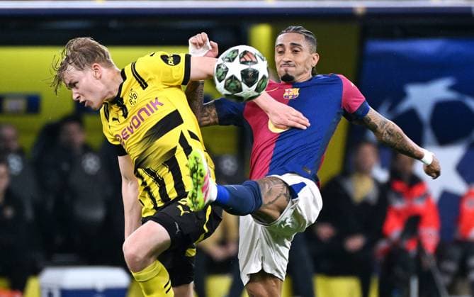 Fussball, Champions League, Deutschland, Herren, Saison 2024 2025, Viertelfinale Rückspiel, Signal Iduna Park Dortmund: Bor. Dortmund - FC Barcelona, Barca Raphinia (BCN), Daniel Svensson (BVB). Aktion