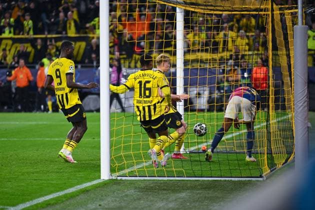 15.04.2025, Fussball, Champions League, Viertelfinale, Saison 2024 2025, Borussia Dortmund - FC Barcelona, Barca Serhou Guirassy (Borussia Dortmund) erzielt das Tor zum 3:1, xRHR-FOTO TKx Copyright: RHR-FOTOx RHR-FOTO TK
