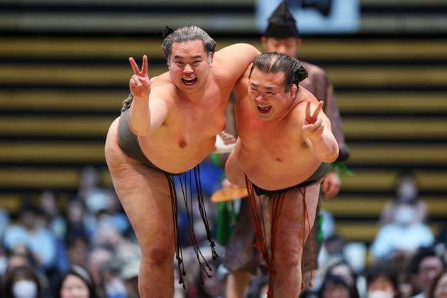 Sport Themen der Woche KW16 Sport Bilder des Tages Shokkiri, APRIL 15, 2025 - Sumo : Jonan Ota Sumo Tournament at Ota-City General Gymnasium in Tokyo, Japan. Noxthirdxpartyxsales  (287789361)