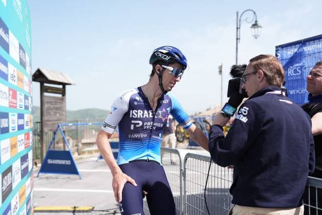 The ryder team Solution Tech Vini Fantini during the Giro d™Abruzzo, stage from Tocco da Casauria to Penne (138 km) - Abruzzo - Wednesday, April 16, 2025. - cycling .  Copyright: xGiovannixAulettax