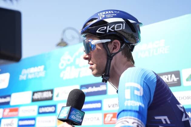 The ryder team Solution Tech Vini Fantini during the Giro d™Abruzzo, stage from Tocco da Casauria to Penne (138 km) - Abruzzo - Wednesday, April 16, 2025. - cycling .  Copyright: xGiovannixAulettax