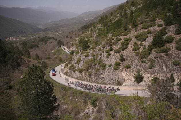 The pack rides during the Giro d™Abruzzo, stage from Tocco da Casauria to Penne (138 km) - Abruzzo - Wednesday, April 16, 2025. - cycling .  Copyright: xMarcoxAlpozzi LaPressex
