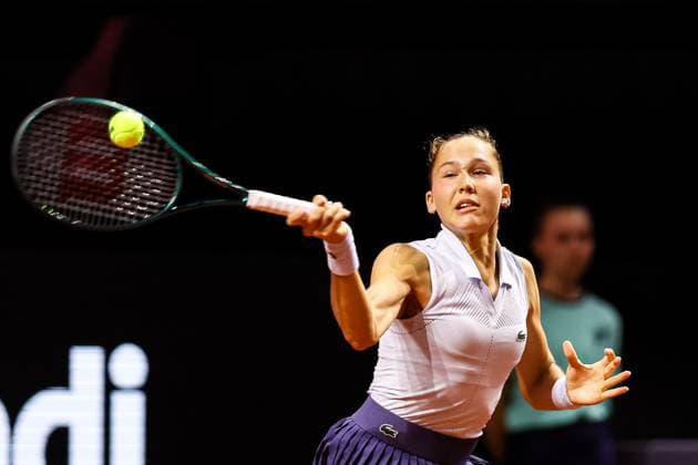 Sport Bilder des Tages Im Bild Erika Andreeva Mirra Andreeva vs Erika Andreeva GER, Porsche Tennis Grand Prix GP Stuttgart 2025, WTA500, 16.04.2025 GER, Porsche Tennis Grand Prix GP Stuttgart 2025, WTA500, 16.04.2025 Stuttgart Copyright: xEibner-Pressefoto RogerxBuerkex EP