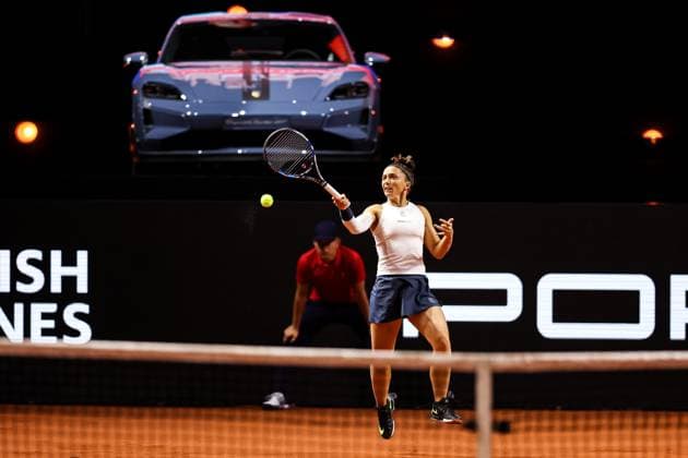 Im Bild Sara Errani Magdalena Frech POL vs Sara Errani ITA GER, Porsche Tennis Grand Prix GP Stuttgart 2025, WTA500, 16.04.2025 GER, Porsche Tennis Grand Prix GP Stuttgart 2025, WTA500, 16.04.2025 Stuttgart Copyright: xEibner-Pressefoto RogerxBuerkex EP