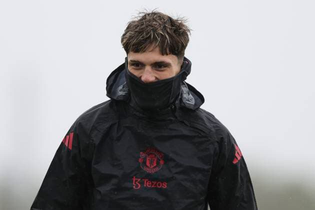 Manchester United, ManU FC Training Alejandro Garnacho of Manchester United during the Manchester United FC Training ahead of the Europa League Quarter-Final 2nd leg, at Carrington Training Centre, Manchester, England, United Kingdom on 16 April 2025 Credit: Jake Kirkman Every Second Media Editorial use only. All images are copyright Every Second Media Limited. No images may be reproduced without prior permission. Copyright: xIMAGO EveryxSecondxMediax ESM-1422-0014 JakexKirkmanx xEveryxSecondxMediax