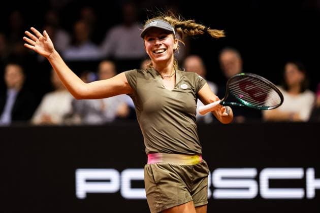 Sport Bilder des Tages Magdalena Frech gewinnt den Match nach einem harten 3:12 Stunden Kampf. Magdalena jubelt und wirft den Schlaeger in die Luft. Magdalena Frech POL vs Sara Errani ITA GER, Porsche Tennis Grand Prix GP Stuttgart 2025, WTA500, 16.04.2025 GER, Porsche Tennis Grand Prix GP Stuttgart 2025, WTA500, 16.04.2025 Stuttgart Copyright: xEibner-Pressefoto RogerxBuerkex EP