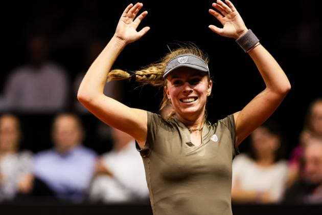 Magdalena Frech gewinnt den Match nach einem harten 3:12 Stunden Kampf. Magdalena jubelt. Magdalena Frech POL vs Sara Errani ITA GER, Porsche Tennis Grand Prix GP Stuttgart 2025, WTA500, 16.04.2025 GER, Porsche Tennis Grand Prix GP Stuttgart 2025, WTA500, 16.04.2025 Stuttgart Copyright: xEibner-Pressefoto RogerxBuerkex EP
