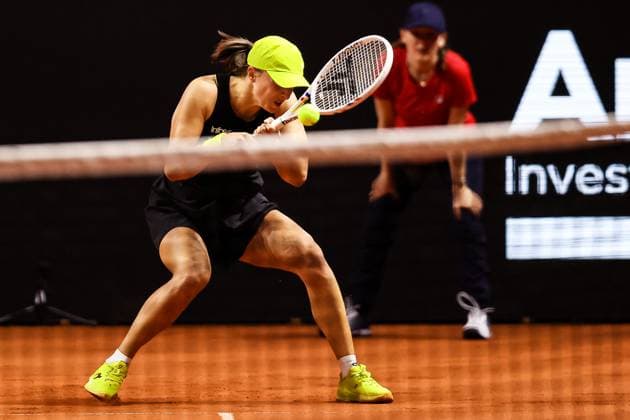 im Bild Iga Swiatek Jana Fett CRO vs Iga Swiatek POL GER, Porsche Tennis Grand Prix GP Stuttgart 2025, WTA500, 16.04.2025 GER, Porsche Tennis Grand Prix GP Stuttgart 2025, WTA500, 16.04.2025 Stuttgart Copyright: xEibner-Pressefoto RogerxBuerkex EP