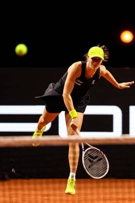 im Bild Iga Swiatek Jana Fett CRO vs Iga Swiatek POL GER, Porsche Tennis Grand Prix GP Stuttgart 2025, WTA500, 16.04.2025 GER, Porsche Tennis Grand Prix GP Stuttgart 2025, WTA500, 16.04.2025 Stuttgart Copyright: xEibner-Pressefoto RogerxBuerkex EP