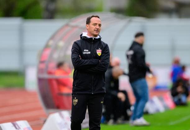 Trainer Nico Willig, (VFB Stuttgart U19) noch unzufrieden, TSG Balingen U19 vs. VFB Stuttgart U19, Fussball, Verbandspokal, Achtelfinale, Baden Wuerttemberg, Spielzeit 2024 2025, 16.04.2025 Eibner-Pressefoto Andreas Ulmer TSG Balingen U19 vs. VFB Stuttgart U19, Fussball, Verbandspokal, Achtelfinale, Baden Wuerttemberg, Spielzeit 2024 2025, 16.04.2025 Balingen Copyright: xEibner-Pressefoto AndreasxUlmerx EP_AUR