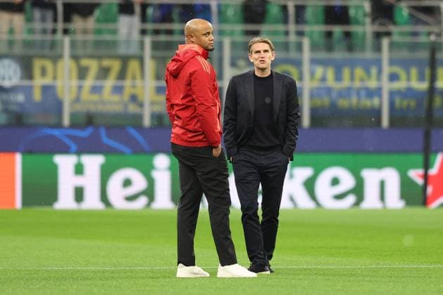 Chef-Trainer Vincent Kompany (FC Bayern Muenchen), Sportdirektor Christoph Freund (FC Bayern Muenchen), Inter Mailand vs. FC Bayern Muenchen, Fussball, Champions League, Viertelfinale, Rueckspiel, 16.04.2025 Mailand Lombardei Italien