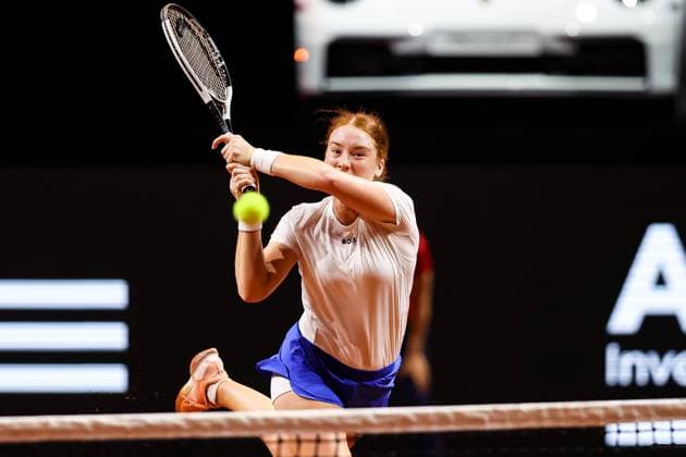 im Bild Ella Seidel Tatjana Maria GER vs Ella Seidel GER GER, Porsche Tennis Grand Prix GP Stuttgart 2025, WTA500, 16.04.2025 GER, Porsche Tennis Grand Prix GP Stuttgart 2025, WTA500, 16.04.2025 Stuttgart Copyright: xEibner-Pressefoto RogerxBuerkex EP