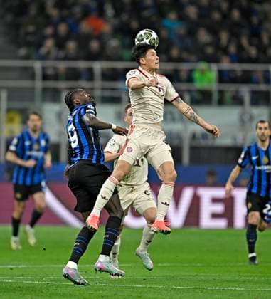 RECORD DATE NOT STATED 16.04.2025, Fussball UEFA Championsleague 2024 2025: Viertelfinale Rückspiel, Inter Mailand - FC Bayern München, im Giuseppe Meazza Stadion (Mailand), v.l. Marcus Thuram (Inter Mailand) gegen Min-jae Kim (Bayern München, Minjae Kim)