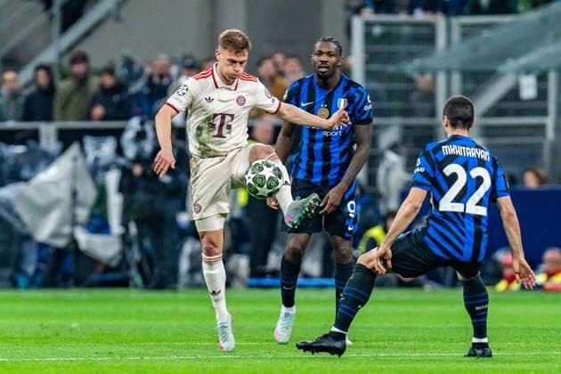 16.04.2025, Inter Mailand vs. FC Bayern München, UEFA Champions League, Viertelfinale-Rückspiel Joshua Kimmich (FC Bayern Muenchen, 6) Henrikh Mkhitaryan (Inter Mailand, 22) Marcus Thuram (Inter Mailand, 9) Copyright: xBahhoxKarax
