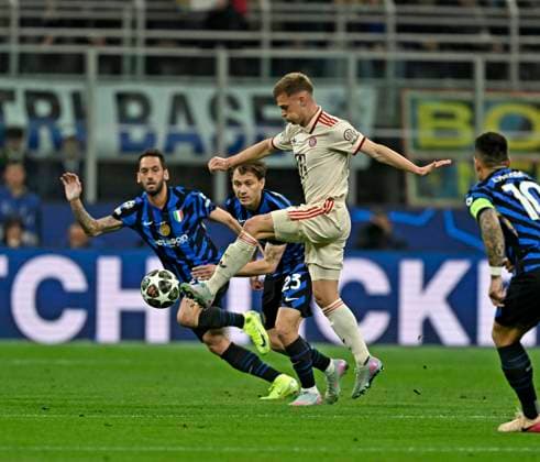 16.04.2025, Fussball UEFA Championsleague 2024 2025: Viertelfinale Rückspiel, Inter Mailand - FC Bayern München, im Giuseppe Meazza Stadion (Mailand), Joshua Kimmich (FC Bayern München)