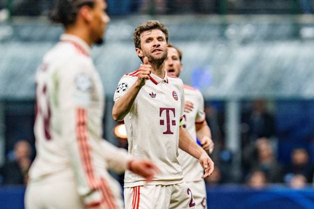 16.04.2025, Inter Mailand vs. FC Bayern München, UEFA Champions League, Viertelfinale-Rückspiel Thomas Müller (FC Bayern Muenchen, 25) Daumen hoch zufrieden Copyright: xBahhoxKarax