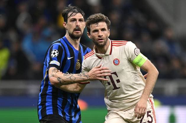 Db Milano 16 04 2025 - Champions League Inter-Bayern Monaco foto Daniele Buffa Image nella foto: Thomas Muller-Francesco Acerbi 