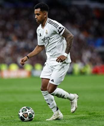 Rodrygo of Real Madrid Real Madrid v Arsenal, UEFA Champions League, Quarter-Finals, 2nd Leg, Football, Santiago Bernabu Stadium, Madrid, Spain - 16 Apr 2025 EDITORIAL USE ONLY No use with unauthorised audio, video, data, fixture lists, club league logos or live services. Online in-match use limited to 120 images, no video emulation. No use in betting, games or single club league player publications.  Copyright: xRubenxAlbarran Shutterstockx 15253938as