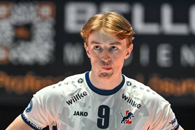 GER, VBL, VfB Friedrichshafen vs SVG Lüneburg 16.04.2025, Spacetech Arena, Friedrichshafen, GER, VBL, VfB Friedrichshafen vs SVG Lüneburg, im Bild Oskar Espeland (Lueneburg, 9)