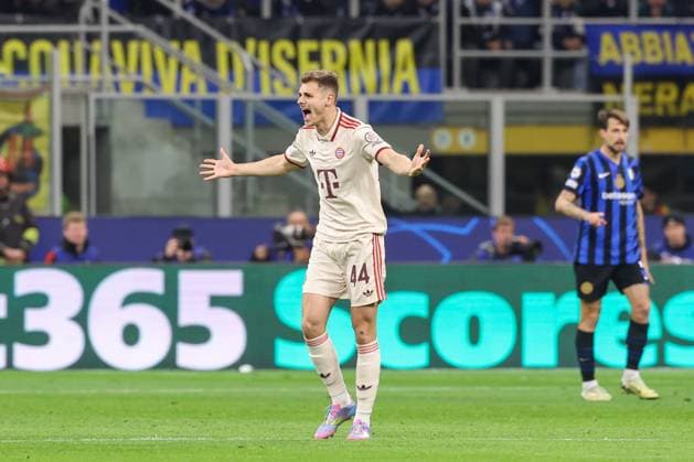 Josip Stanisic (FC Bayern Muenchen) gestikuliert, gestik, schreit, Inter Mailand vs. FC Bayern Muenchen, Fussball, Champions League, Viertelfinale, Rueckspiel, 16.04.2025