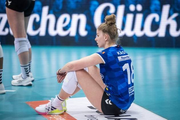 Pia Kaestner (Allianz MTV Stuttgart, 18) - sichtlich enttaeuscht und traurig GER, Allianz MTV Stuttgart - Dresdner SC, Volleyball Bundesliga, VBL, Spielzeit 2024 2025, 16.04.2025 GER, Allianz MTV Stuttgart - Dresdner SC, Volleyball Bundesliga, VBL, Spielzeit 2024 2025, 16.04.2025 Stuttgart Copyright: xSandyxDinkelackerx EP_SDR