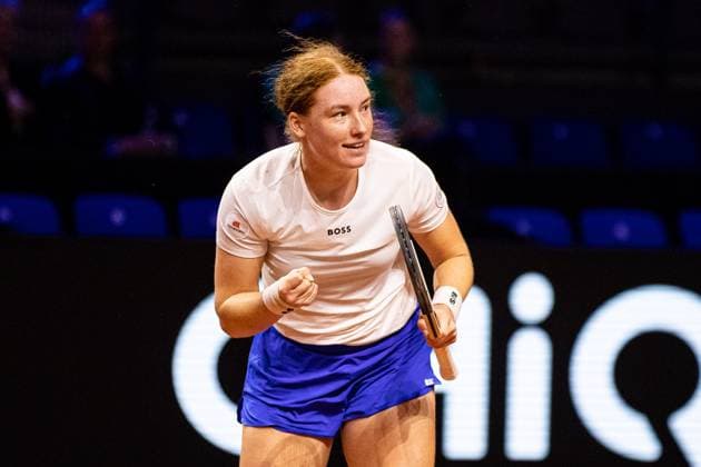 Sport Bilder des Tages Ella Seidel besiegt Tatjana Maria Tatjana Maria GER vs Ella Seidel GER GER, Porsche Tennis Grand Prix GP Stuttgart 2025, WTA500, 16.04.2025 GER, Porsche Tennis Grand Prix GP Stuttgart 2025, WTA500, 16.04.2025 Stuttgart Copyright: xEibner-Pressefoto RogerxBuerkex EP