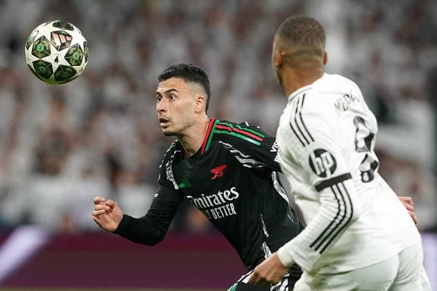 REAL MADRID CF v ARSENAL FC. CHAMPIONS LEAGUE 2024 2025. ROUND OF 8. 2ND LEG MATCH. Real Madrid CF s Kylian Mbappe (r) and Arsenal FC s Gabriel Martinelli during Champions League 2024 2025 Round of 8 2nd leg match. April 16,2025. (ALTERPHOTOS Acero) MadridSpain  Copyright: xAcerox