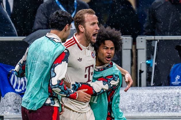 16.04.2025, Inter Mailand vs. FC Bayern München, UEFA Champions League, Viertelfinale-Rückspiel Tor zum 0:1 durch Harry Kane (FC Bayern Muenchen, 9) hier mit Serge Gnabry (FC Bayern Muenchen, 7) und Aleksandar Pavlovic (FC Bayern Muenchen, 45) Copyright: xBahhoxKarax