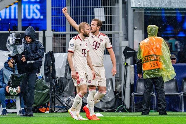 16.04.2025, Inter Mailand vs. FC Bayern München, UEFA Champions League, Viertelfinale-Rückspiel Tor zum 0:1 durch Harry Kane (FC Bayern Muenchen, 9) hier mit Konrad Laimer (FC Bayern Muenchen, 27) Copyright: xBahhoxKarax