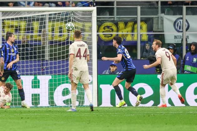 Harry Kane (FC Bayern Muenchen) re. erzielt das 0:1, Inter Mailand vs. FC Bayern Muenchen, Fussball, Champions League, Viertelfinale, Rueckspiel, 16.04.2025