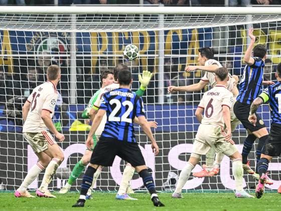 Benjamin Pavard (FC Internazionale Milano) scores his team s second goal during the UEFA Champions League 2024 25 Quarter Final Second Leg match between FC Internazionale Milano and FC Bayern München at San Siro on April 16, 2025 in Milan, Italy. (Photo by Harry Langer DeFodi Images)