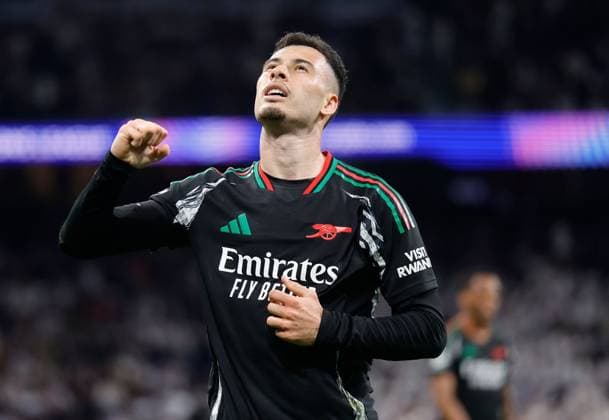 Gabriel Martinelli of Arsenal celebrates scoring a goal to make the score 1-2 Real Madrid v Arsenal, UEFA Champions League, Quarter-Finals, 2nd Leg, Football, Santiago Bernabu Stadium, Madrid, Spain - 16 Apr 2025 EDITORIAL USE ONLY No use with unauthorised audio, video, data, fixture lists, club league logos or live services. Online in-match use limited to 120 images, no video emulation. No use in betting, games or single club league player publications.  Copyright: xRubenxAlbarran Shutterstockx 15253938dh