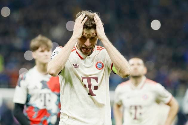 Enttaeuschung, niedergeschlagen, deprimiert, frust, enttaeuscht, enttaeuscht schauend, dissapointed bei Thomas Mueller (FC Bayern Muenchen, 25) 16.04.2025, Fussball, UEFA Champions League, Viertelfinale Rueckspiel, Inter Mailand - Bayern Muenchen, ITA, Mailand, San Siro. Copyright: HMBxMedia xHeikoxBecker