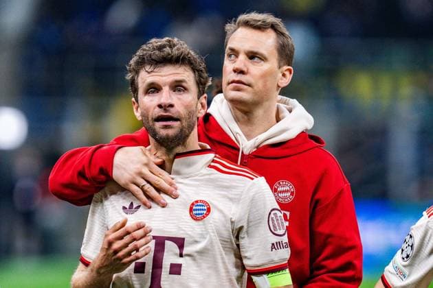 16.04.2025, Inter Mailand vs. FC Bayern München, UEFA Champions League, Viertelfinale-Rückspiel Thomas Müller (FC Bayern Muenchen, 25) unzufrieden unglücklich genervt sauer traurig Mimik Gestik hier mit Manuel Neuer (FC Bayern Muenchen, 1) Copyright: xBahhoxKarax