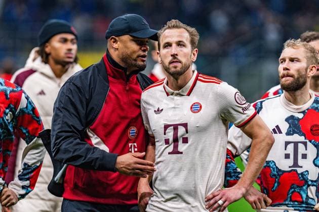 16.04.2025, Inter Mailand vs. FC Bayern München, UEFA Champions League, Viertelfinale-Rückspiel Harry Kane (FC Bayern Muenchen, 9) unzufrieden unglücklich genervt sauer traurig Mimik Gestik hier mit Vincent Kompany (FC Bayern Muenchen,Trainer) Copyright: xBahhoxKarax