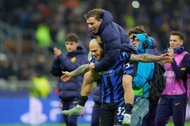 Sport Bilder des Tages Inter MilanÕs Nicolo Barella , Inter MilanÕs Federico Dimarco during the Uefa Champions League soccer match between Inter and Bayern Munich at San Siro Stadium in Milan , North Italy - , Wednesday April 16, 2025 . - Soccer  Copyright: xSpada LaPressex