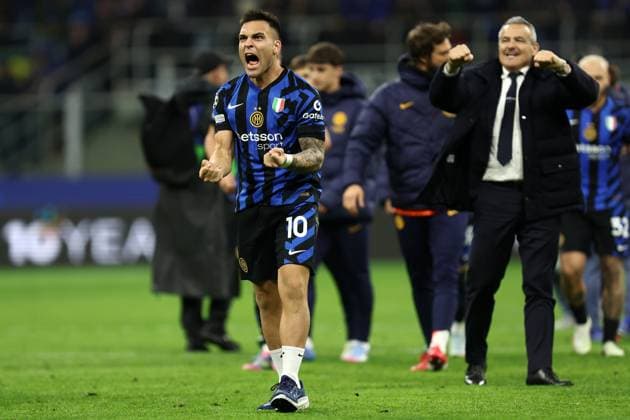FC Internazionale - Fc Bayern Munchen Lautaro Martinez of Fc Internazionale celebrates at the end of the UEFA Champions League 2024 25 quarter-final second leg match between FC Internazionale and Fc Bayern Munchen at Stadio Giuseppe Meazza (San Siro) on Aprill 16 2025 in Milan, Italy . Milano Stadio Giuseppe Meazza Italy Copyright: xMarcoxCanonierox