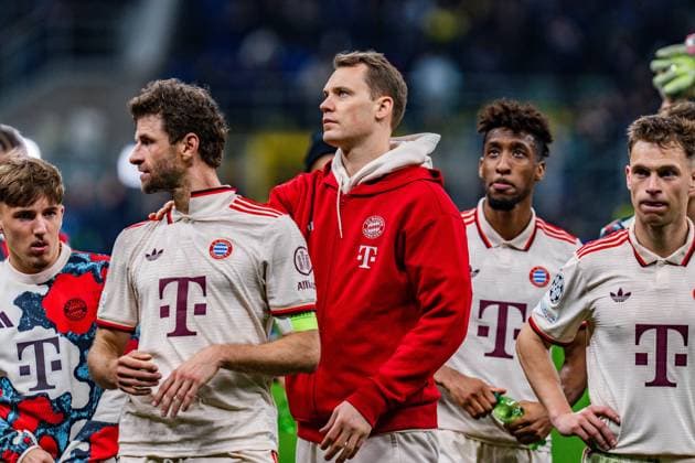 16.04.2025, Inter Mailand vs. FC Bayern München, UEFA Champions League, Viertelfinale-Rückspiel Thomas Müller (FC Bayern Muenchen, 25) unzufrieden unglücklich genervt sauer traurig Mimik Gestik Manuel Neuer (FC Bayern Muenchen, 1) Joshua Kimmich (FC Bayern Muenchen, 6) Kingsley Coman (FC Bayern Muenchen, 11) Copyright: xBahhoxKarax