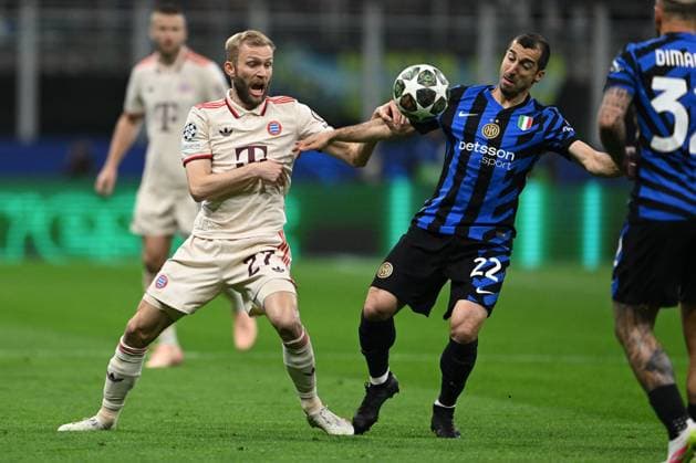 CALCIO - UEFA Champions League - Inter - FC Internazionale vs Bayern Munich Henrikh Mkhitaryan of FC Inter in action during the UEFA Champions League quarter finals second leg match between Inter FC Internazionale and FC Bayern Monaco, on Avril 16th, 2025, at Giuseppe Meazza San Siro Siro stadium in Milan, Italy Credit: Tiziano Ballabio Milan Italy  Copyright: xIPAxSport ABACAx
