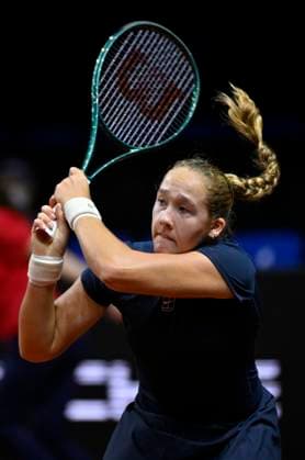 Mirra Andreeva (RUS) Aktion Tennis Damen Porsche-Cup Porsche Tennis Grand Prix GP Stuttgart 2025 Porsche Arena 17.04.2024 DFL REGULATIONS PROHIBIT ANY USE OF PHOTOGRAPHS AS IMAGE SEQUENCES AND OR QUASI-VIDEO Tennis Damen Porsche-Cup Porsche Tennis Grand Prix GP Stuttgart 2025