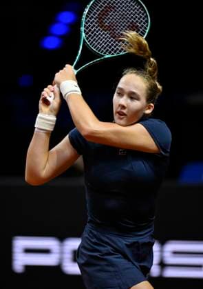 Mirra Andreeva (RUS) Aktion Tennis Damen Porsche-Cup Porsche Tennis Grand Prix GP Stuttgart 2025 Porsche Arena 17.04.2024 DFL REGULATIONS PROHIBIT ANY USE OF PHOTOGRAPHS AS IMAGE SEQUENCES AND OR QUASI-VIDEO Tennis Damen Porsche-Cup Porsche Tennis Grand Prix GP Stuttgart 2025
