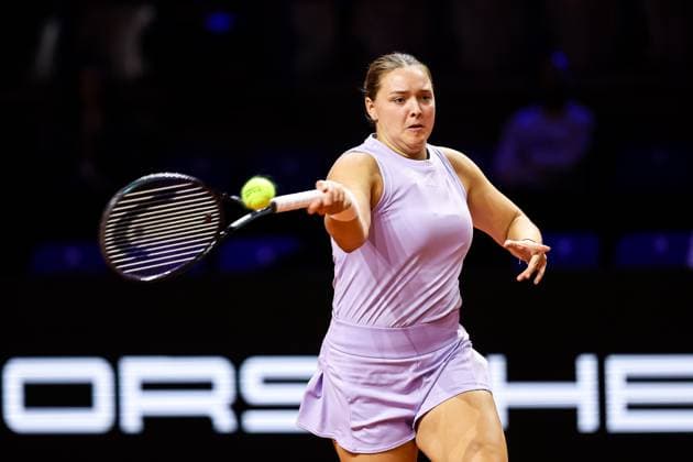 im Bild Jule Niemeier Jule Niemeier GER vs Jasmine Paolini ITA GER, Porsche Tennis Grand Prix GP Stuttgart 2025, WTA500, 17.04.2025 GER, Porsche Tennis Grand Prix GP Stuttgart 2025, WTA500, 17.04.2025 Stuttgart Copyright: xEibner-Pressefoto RogerxBuerkex EP