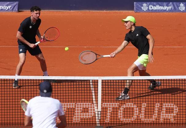 17.04.2025, BMW Open MTTC Iphitos ATP, Tennis Herren Tour 500, Muenchen, Tennis, im Bild: Max Hans Rehberg (GER) und Justin Engel (GER) vs Jakob Schnaitter (GER)